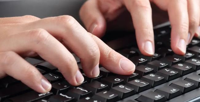 Arti Typing: Pengertian, Manfaat, dan Cara Meningkatkan Keterampilan Mengetik